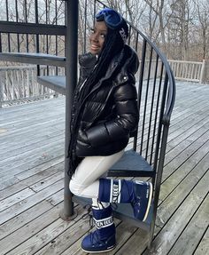 Navy Blue Moon Boots Outfit, Moonboots Outfits Black Women, Navy Blue Boots Outfit