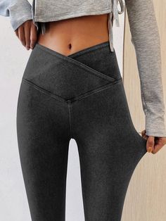 Casual Plain Denim Leggings is fashionable and cheap, come to Justfashionnow to find out about the Clothing Plain Blue, Womens Denim, Denim Patterns, Deep Gray, Blue Leggings, Denim Leggings, Type Of Pants, Boho Stil, Ankle Pants