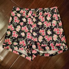 Absolutely Adorable, New Without Tags. Sz 2 Pink Floral High-waisted Shorts, Casual Pink Rose Print Bottoms, Pink Floral Print High-waisted Shorts, Pink Floral Print Cotton Shorts, Pink H&m Bottoms For Summer, H&m Pink Bottoms For Summer, H&m Pink Summer Bottoms, Trendy Pink Floral Print Shorts, H&m Floral Print Summer Bottoms