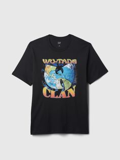 Soft cotton graphic T-shirt.  Crewneck.  Short sleeves.  Wu-Tang Clan graphics at front.  Straight silhouette with a relaxed fit.  Hits at the hip.  Models are 6��′1″–6′2″ 185 cm–188 cm) with a 31″ 79 cm) waist & 32–33″ 81 cm–84 cm) inseam & are wearing Gap 80s Band Tees, Great Minds Think Alike, Old School Fashion, Steve Buscemi, Wu Tang Clan, Aesthetic T Shirts, Wu Tang, Fashion Essentials, Vintage Tshirts