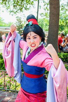 I'll make a man out of you!!! Mulan's warrior face, ready for battle. Disney Princesses And Princes, Mulan Disney, Candy Cart, Disney Photos, Disney Addict, Character Poses, Disney Theme Parks