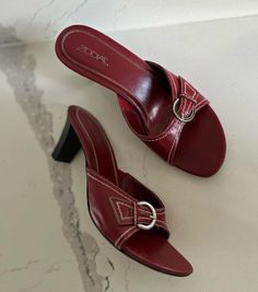 23 Style, Dream Shoe, Ootd Women, Shoe Bags, Red Heels, Hot Shoes, Cute Fits