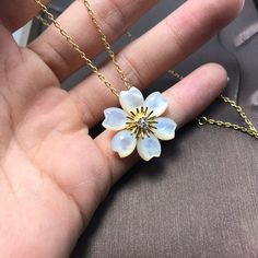 New 2023 Trend Classics Original Design Sun Flower White Fritillary Necklace Fashion Ladies High Quality Brand Jewelry Gifts Loose Cotton Pants, Flower White, New 2023, Linen Casual, Brand Jewelry, Necklace Fashion, Elegant Shirt, Camel Color, Navy And Green