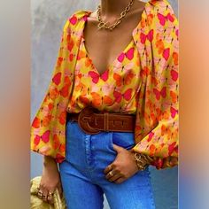 Balloon Sleeve Butterfly Top Multi Bright Colors Deep V-Neck Cut 100% Polyester Brand New W/Tags Blouse Dress Pattern, Blouses Vintage, Looks Jeans, Lantern Sleeve Top, Shirt Blouses Women's, Lantern Sleeved Blouses, Vintage Butterfly, Spring Shirts, Trend Fashion