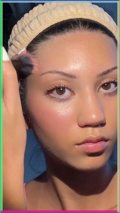 Contour video Super Spa 💅🏼🧖🏼‍♀️ here’s how you can use blush to widen a long or oval face shape! Things to note 💕horizontal lines create width 💕blush p... Oval Face Blush, Where To Apply Blush, Contour Video, Blush Tips, Contouring Techniques, Blush Application, Oval Face Shape, Festival Face, Skin Undertones