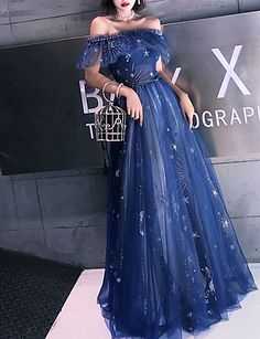 Celestial Wedding Dress Blue, Midnight Blue Dress Prom, Space Themed Prom Dress, Blue Star Prom Dress, Starry Night Theme Dress, Starfall Dress, Night Sky Dress, Formal Gowns Elegant, Star Prom Dress