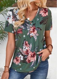 Color:Green;Size:S;Size:M;Size:L;Size:XL;Package Contents:1 X T Shirt;Occasion:Other;Style:Casual; Stylish Tops For Women, Trendy Fashion Tops, Lovely Tops, Green Tshirt, Fabric Floral, Women T Shirts, Plaid Tops, Plus Size Swimwear, New Tops