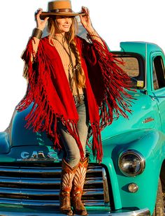 Rodeo Outerwear With Tassels, Fall Festival Poncho With Tassels, Red Fringe Shawl For Fall, Red Fringed Shawl For Fall, Fall Shawl With Tassels, Fall Tassel Shawl, Bohemian Fringe Outerwear For Rodeo, Hippie Boho Outfits, Western Womens Fashion