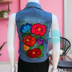 "Mexican floral embroidered vest. Made out of a soft, durable denim, with comfortable stretch. Decorative button-flap faux pockets at chest. Side welt pockets in front. Size- Medium Measurements: Bust- 38\" Length- 21\" 🧺Care Instructions: We recommend hand washing separately, hang to dry. 📸Additional photos can be provided upon request. 👗Always allow a little room and consider your own measurements before purchase to avoid any problems. If measurement are exact chances are the garments will Casual Fitted Vest With Floral Embroidery, Casual Floral Embroidered Vest For Fall, Summer Cotton Denim Vest With Floral Embroidery, Fitted Embroidered Denim Vest Casual, Casual Denim Vest With Floral Embroidery For Spring, Casual Embroidered Fitted Denim Vest, Casual Floral Embroidered Denim Vest For Spring, Embroidered Vest, Straw Sun Hat