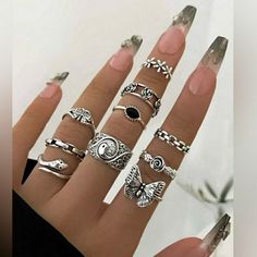 10 Pc Silver Stackable Rings, Nwt قلادات متدلية, Ring Party Jewelry, Stile Hijab, Mode Tips, Grunge Jewelry, Edgy Jewelry, Indie Jewelry, Jewelry Accessories Ideas, Dope Jewelry