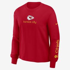 Made with bold team details and soft cotton fabric, this Boxy T-Shirt helps you comfortably support the Kansas City Chiefs in cooler weather. Sports Fan Long Sleeve Top With Team Logo, Red Sporty Crew Neck T-shirt, Sporty Long Sleeve T-shirt With Team Logo, Team-colored Crew Tops For Streetwear, Sports Fan Long Sleeve T-shirt With Team Logo, Nike Crew Neck Graphic Print Tops, Casual Long Sleeve Jersey Top, Nike Crew Top With Letter Print, University Red Crew Neck Top For Sports Season