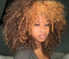 Dyed Curly Hair, Honey Brown Hair, Cute Hair Colors, Brown Hair Inspo, Dyed Hair Inspiration, Colored Curly Hair, Dyed Natural Hair, Curly Hair Styles Easy, Pretty Hair Color