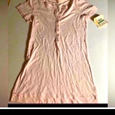 Nwt Vintage Energie Long & Lean Shirt Juniors Size Large Pink Sugar See All Photos For Measurements An Up Close Detail Approx Measurements: Pit To Pit = 15” Top Shoulder To Bottom Hem = 26” Quality Fabric, Workmanship, Garment Please See My Other Listings For Discounts And Combined Shipping Casual Button-up Sleepwear For Spring, Casual Cotton Sleep Shirt, Pink Buttoned Tops For Loungewear, Fitted Tops For Sleep In Spring, Casual Short Sleeve Sleep Tops, Casual Stretch Sleep Tops, Casual Fitted Crew Neck Sleepwear, Fitted Casual Crew Neck Sleepwear, Casual Button-up Sleep Tops