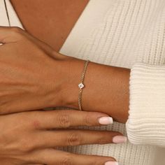 Looking for a little something extra special? Our silver bracelet for women with crystal is a perfect choice! This shining woman's bracelet features a delicate square crystal, making it a must-have for any jewelry collection. Whether you're looking for a shining piece to wear to a special event or a delicate crystal bracelet to add to your everyday look, we have you covered. Minimalist Diamond-shaped Jewelry With Diamond Accents, Trendy Diamond Jewelry For Gifts, Modern Cubic Zirconia Chain Bracelet For Gift, Modern Cubic Zirconia Chain Bracelet As Gift, Minimalist Diamond-shaped Jewelry In Diamond White, Gift Crystal Bracelet In Diamond White Cubic Zirconia, Trendy Cubic Zirconia Chain Bracelet For Gift, Trendy Cubic Zirconia Chain Bracelet As Gift, Minimalist Tarnish Resistant Cubic Zirconia Bracelet