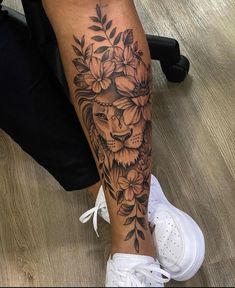 tatuagens feminina Calf Tattoos For Women, Arm Tattoos Black, Shin Tattoo, Hip Tattoos Women, Spine Tattoos For Women, Forearm Tattoo Women, Tattoos For Black Skin