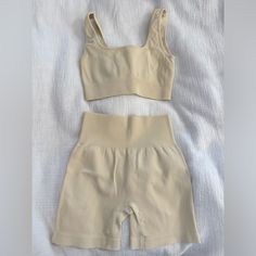 Size S Perfect Condition Never Worn Just Too Big For Me Fitted Beige Summer Activewear, Fitted Beige Activewear For Summer, Casual Seamless Activewear For Summer, Spring Beige Activewear For Workout, Spring Beige Loungewear Activewear, Casual Seamless Activewear For Beach, Beige Sleeveless Activewear For Workout, Fitted Casual Beige Activewear, Seamless Summer Beach Activewear