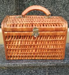 "Welcome! Wooden bag, handbag, retro handbag, suitcase bag Wicker bag vintage Huge!! In very good condition! Measures: - Tall: 7.48\" (19 cm) - W: 11.02\" (28 cm) - Deep: 6.10\" (15,5 cm) - Tall with handle: 11.02\" (28 cm) Thanks for stopping by!!IMPORTANT: Due to the delicate situation We're all going through, and in order to keep the safety of courier workers too, all orders will be dispatched when alert sanitary finished. You can purchased or reserve items like always. Thanks so much for you Vintage Tote Box Bag For Travel, Vintage Square Box Bag For Travel, Rectangular Brown Bag For Picnic, Vintage Brown Box Bag For Daily Use, Vintage Brown Tote Box Bag, Brown Rectangular Bag For Picnic, Vintage Rectangular Shoulder Bag For Everyday Use, Vintage Rectangular Box Bag For Travel, Vintage Rectangular Box Bag For Gift