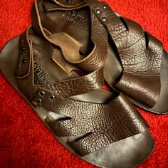 Tanned Leather , Eco Friendly , Handmade , Excellent Condition Cydwoq Shoes, Hornet, Flip Flop Sandals, Tan Leather, Flip Flops, Shoes Sandals, Men's Shoes, Eco Friendly, Man Shop