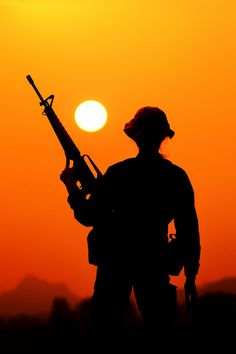 Army Photography, Snapchat Templates, Soldier Silhouette, Indian Army Wallpapers, Military Soldier, Army Couple, Image Couple