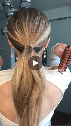 89K views · 685 reactions | 1635_easy to do this hairstyle 👌🏽#hairstyles #hairstylist #hairtok #hairtok #hairideas #hairtutorials #hairtutorial #hairstyle #hair #haircut #haircolor #hairstyles #beauty #reelvideo #reelsfb | Girl Hair | Girl Hair · Original audio Bun With Hair Clip, Hair Clip Hairstyles, Easy Bun, Fall Hair Cuts, Short Hairstyles For Thick Hair, Hair Haircut, Hair Girl, Easy Hairstyles For Long Hair