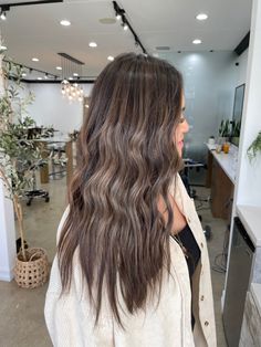 Brunette Balayage Hair Ashy Brown, Neutral Ashy Brown Hair, Brown Hair Highlights Ideas, Blended Dimensional Brunette, Ashy Caramel Hair, Dusty Brunette Hair, Dimensional Ashy Brunette, Reverse Bayalage Brunette Dark, Fall Burnett Hair