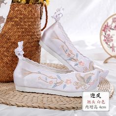 Brand Name: BCEBYLOrigin: CN(Origin)Season: SummerOccasion: CasualFlats Type: BasicUpper Material: Mesh (Air mesh)Toe Shape: Round ToeStyle: LEISUREOutsole Material: RubberClosure Type: Slip-OnInsole Material: PUPattern Type: FloralItem Type: FlatsFit: Fits true to size, take your normal sizeFashion Element: ShallowDepartment Name: AdultLining Material: MeshHeel shape: Slope heelsize: 35,36,37,38,39,40Toe shape: Round headApplicable age: adultFeatures: Increased, lightweight, non-slipappropriate Hanfu Shoes, Purple Swimwear, Ancient Clothes, Yellow High Heels, Purple High Heels, Dark Brown Shoes, High Heel Dress Shoes, Black And White Coffee, Punk Boots