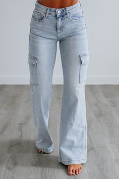 Leigh Risen Cargo Jeans Class Outfits, Pants For Woman, Denim Cargo Pants, Outfit Combinations, Cargo Jeans, Manado, Jeans Dress, High Jeans, Perfect Dress