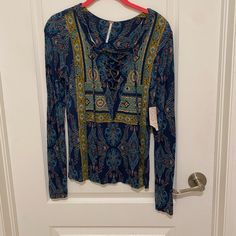 Free People. Nwt. Paisley Lace Up Top. Blue/Green. Size Small. Red Tunic Top, Moody Style, Ls Dress, Red Tunic, Floral Print Tunic, Lace Up Top, Boho Tunic Tops, Maxi Tops, Shirt Tunic Top