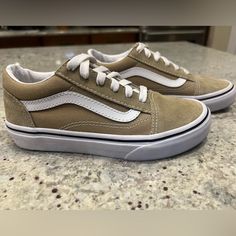 Vans Kids Old Skool “Cornstalk” Lace-Up Shoe | Kids 2.5 | Color: Beige, Like New Condition - No Stains Or Tears - The Shoe Was Never Worn Outside. Only Tried On A Handful Of Times. Didn’t Fit. Tan Vans, Green Power Ranger, Vans Kids, Green Power, Shoes Vans, Power Ranger, Old Skool, Vans Shoes, Lace Up Shoes