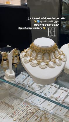 Luxury Gold Set With Mirror Work, Luxury Gold Jewelry With Mirror Work, Luxury Yellow Gold Jewelry Sets For Diwali, Luxury Hallmarked Gold Bridal Necklace, Rani Har, Luxury Traditional Brass Bridal Necklace, Casual Jewellery, Vintage Indian Jewelry, Rajputi Jewellery