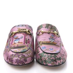 GUCCI BRAND NEW BOX PINK JACQUARD JAPANESE THEME DISNEY EDITION MULES /SLIDES SIZE 34 MADE IN ITALY DONALD DUCK ON EACH SHOE LOOKS LIKE THEY WERE TRIED ON IN THE STORE  423514 WITH A GUCCI BOX - NO TAGS/LABELS 1 SHOE DUST BAG - CAN FIT BOTH SHOES IN IT PLEASE VIEW ALL PHOTOS AS THEY ARE PART OF THE DESCRIPTION  FREE INSURED PRIORITY MAIL SHIPPING  THANK YOU PLEASE VISIT OUR STORE FOR MORE GREAT ITEMS RETURN POLICY: BUYER PAYS FOR RETURN SHIPPING. ORIGINAL SHIPPING COST AND THE PAYPAL FEES WILL B Gucci X Disney, Japanese Theme, Gucci Box, Gucci Brand, Fashion Diva, Shoe Fits, Clothes Horse, Disney Outfits, Negative Feedback