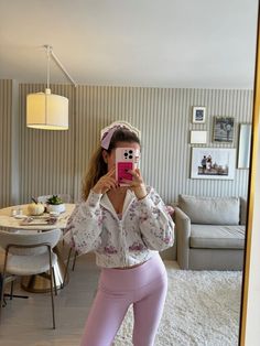 I always feel my best when I put on a comfy athleisure set! I love this girly athletic set that makes running errands or working out more fun. If you are into the pink aesthetic or croquette aesthetic, click the link to see more similar outfits from me! Girly Athletic, Athleisure Outfit Ideas, Croquette Aesthetic, Pink Aesthetic, Feminine Style