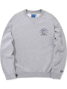 This is a comfortable and casual sweatshirt that is made out of high quality polyester and cotton blend fabric. With design detail of columbia flag emblem and heavy weight terry fabric, it gives a trendy and refined look.- Heavyweight terry fabric- COLUMBIA FLAG emblem detail- COLUMBIA NYC point label detail- Oversized silhouette Columbia Flag, Athletics Logo, Terry Fabric, Oversized Silhouette, Casual Sweatshirt, Heavy Weight, Design Details, Columbia, Cotton Blend