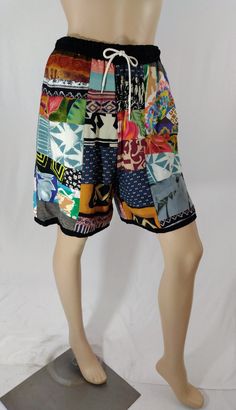 "80's 90's Women's Shorts Cotton Patchwork High Waist Excellent LIKE NEW Condition size M Super cute fabulous shorts! HOMEMADE HANDMADE patchwork pattern mix fabric with colorful prints galore. High elastic /drawstring waisted flared out, deep front pockets. 100% cotton high quality fabric. Black trim and fully lined. Homemade handmade. UNWORN PERFECT condition. Very well made. High quality. Made in USA. Easy to wear casual chic vintage for the disco sporting life. MEASUREMENTS: Length - 19' Wai 80s Shorts, Carrie White, Patchwork Shorts, Shorts Cotton, Fabric Black, Silk Pants, Chic Vintage, Vintage Shorts, Mixing Fabrics