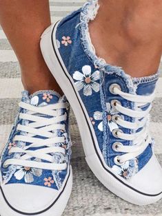 Basic Shoes, Spring Flats, Canvas Flats, Denim Sneakers, Floral Flats, Casual Heels, Vans Sneakers, Boho Stil, Casual Flats