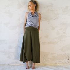 High-Quality Natural Cotton Harem Pants, Unique Festival Clothing, Hand Made Out of an Amazing Cotton-Lycra Blend, Beautiful Loose Pants, Yoga Pants Perfect for the up-and-coming season. These beautiful and elegant boho-chic olive green harem pants are the perfect style for your everyday visit to a café, a good yoga session, as well as a quick visit to a festival nearby. A unique and gorgeous loose harem cut pants, perfectly tailored to fit and compliment all body types, from size small to size large. It is loose and comfortable to wear, the fabric is a soft Lycra that feels great on the body. Now is the perfect time for you to purchase these beautiful harem-style pants, and enjoy them year-round! --------------------------------------------------------------------------------------------- Pants Unique, Cotton Harem Pants, High Quality Leggings, Boho Mode, Elastic Leggings, Festival Pants, Olive Green Pants, Natural Clothing, Mode Boho