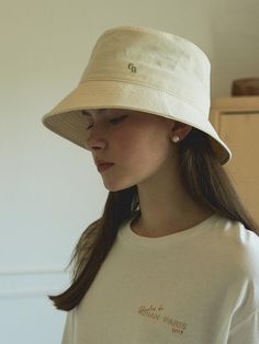 Charles de Rohan is constantly researching to express his own unique style in everyday life by combining France's unique classicism and unique loveliness.- Brand's symbol logo is embroidered- Durable 100% cotton used bucket hat- Great to block sunlight - Basic design hat that is good to wear daily Brand Symbols, Summer Basics, Basic Design, Symbol Logo, Wide Brimmed, Everyday Life, Bucket Hat, Unique Style, Accessories Hats