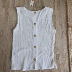 Nwt Anthropologie White Top With Button Detail Down The Back Xs White Button-back Top For Spring, White Button Back Tops For Spring, White Buttoned Top For Beach, Casual Fitted Top With Button Back, White Buttoned Top For Vacation, White Sleeveless Top With Buttons, White Sleeveless Buttoned Top, Chic White Top With Buttons, Chic White Tops With Buttons