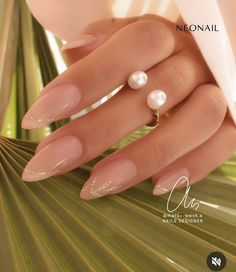 Design For Almond Nails, Elegant Almond Nails, Elegant Nail, Elegant Nail Art, Nail Idea, Pearl Nails, Christmas Nails Acrylic, Bride Nails, Acrylic Nails Coffin Short