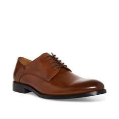 Steve Madden-Daedric Oxford Up your professional fit with tried-and-true style when you slip into the Daedric oxford from Steve Madden. Burshed leather and a classic look ensure a versatile add. Brown Oxfords, Swim Trends, Kids Trend, Mens Trends, Trending Sneakers, Linen Shop, Athletic Sneakers, Women Trends, Outdoor Accessories