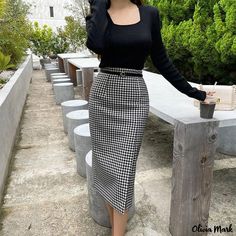 Olivia Mark - Checkered High-Waisted Pencil Skirt with Figure-Hugging Design for Women Midi Pencil Skirt Outfit, Checkered Skirt Outfit, Fitted Midi Skirt, Plaid Midi Skirt, Houndstooth Pencil Skirt, Pencil Skirt Outfits, Checkered Skirt, Plaid Pencil Skirt, Skirts Midi High Waisted