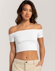 Rsq Seamless Off The Shoulder Top. Featuring An Off-The-Shoulder Neckline And A Cropped Fit. Ribbed Texture And Seamless Construction. Form Fitting Silhouette. 92% Nylon, 8% Spandex. Hand Wash. Made In U.s.a. Model Is Wearing A Size S/m. Model Measurements:height: 5'6" Bust: 32"waist: 26"hips: 35" Casual Off-shoulder Tube Top, Seamless Off-shoulder Crop Top For Summer, Seamless Off-shoulder Top For Summer, Seamless Off-shoulder Summer Top, White Stretch Off-shoulder Top For Summer, Ribbed Stretch Off-shoulder Top, Stretch Ribbed Off-shoulder Top, Casual White Seamless Tube Top, Trendy White Stretch Off-shoulder Top