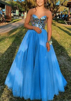 Princess Sweetheart Strapless Corset Floor-Length Tulle Prom Dress, Cr - Princessly Trending Prom Dresses, Dress Crystal, Crazy Fashion, Matric Dance, One Shoulder Prom Dress, Big Dresses, Trendy Prom Dresses, Mini Prom Dresses, Ball Gowns Princess