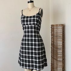 Nwt Dr121 Black Fitted A-line Plaid Dress, Black Knee-length Sundress Mini Dress, Summer Black Plaid Dress, Casual Black Plaid Midi Dress, Fitted Black Knee-length Plaid Dress, Casual Black Cotton Plaid Dress, Casual Black Plaid Cotton Dress, Fitted Black And White Mini Dress, Fitted Black Cotton Dress