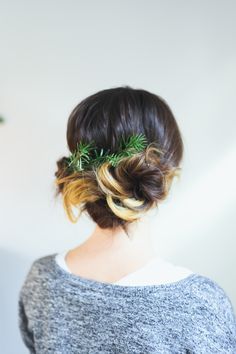 Low updo Christmas Updo, Christmas Party Hair, Hot Roller Curls, Holiday Hair Inspiration, Holiday Hair Tutorial, Christmas Party Hairstyles, Low Updo, Fancy Braids, Basement Organization