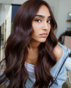 Have no fresh hair color ideas? Find out the latest and trendy variations of hair color ideas at The Right Hairstyles. Violet Brown Hair, Chocolate Auburn Hair, Dark Chestnut Hair, Rich Brown Hair Color, Fresh Hair Color, Brown Auburn Hair, Dark Auburn Hair Color, Color Trends 2024, Rich Brown Hair