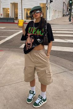 Camp Flog Gnaw Outfits Women, Camp Flog Gnaw Outfits, Graffiti Photoshoot, Look Hip Hop, Formal Fits, 2000s Theme, Pakaian Hipster, 90s Birthday, Fashion 60s