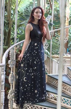 Stars & Moons Print Maxi Skirt Long Skirt Fairy Fantasy Stars Costume, Dark Celestial, Celestial Fashion, Witchy Outfits, Boho Mode, Moon Dress, Fashion Fantasy, Long Skirt Outfits, Print Maxi Skirt