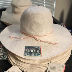 New With Tags. Casual White Sun Hat For Travel, White Travel Hat With Curved Brim, White Beach Hat For Travel, White Travel Hat For Beach Season, White Hat For Beach Season Travel, White Lightweight Vacation Hat, White Lightweight Hat For Vacation, White Coastal Hat For Spring, White Bucket Sun Hat For Beach