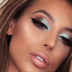 Makeup Looks That Will Make Your Brown Eyes Stand Out light blue makeup Shower Makeup, Prom Makeup For Brown Eyes, Blue Eye Makeup Tutorial, Drag Make-up, Light Makeup Looks, Prom Eye Makeup, Eye Makeup Looks, Casual Makeup, Prom 2020